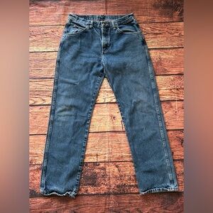 Wrangler Regular Fit denim jeans with a 33x32 size and 96501MR model number.